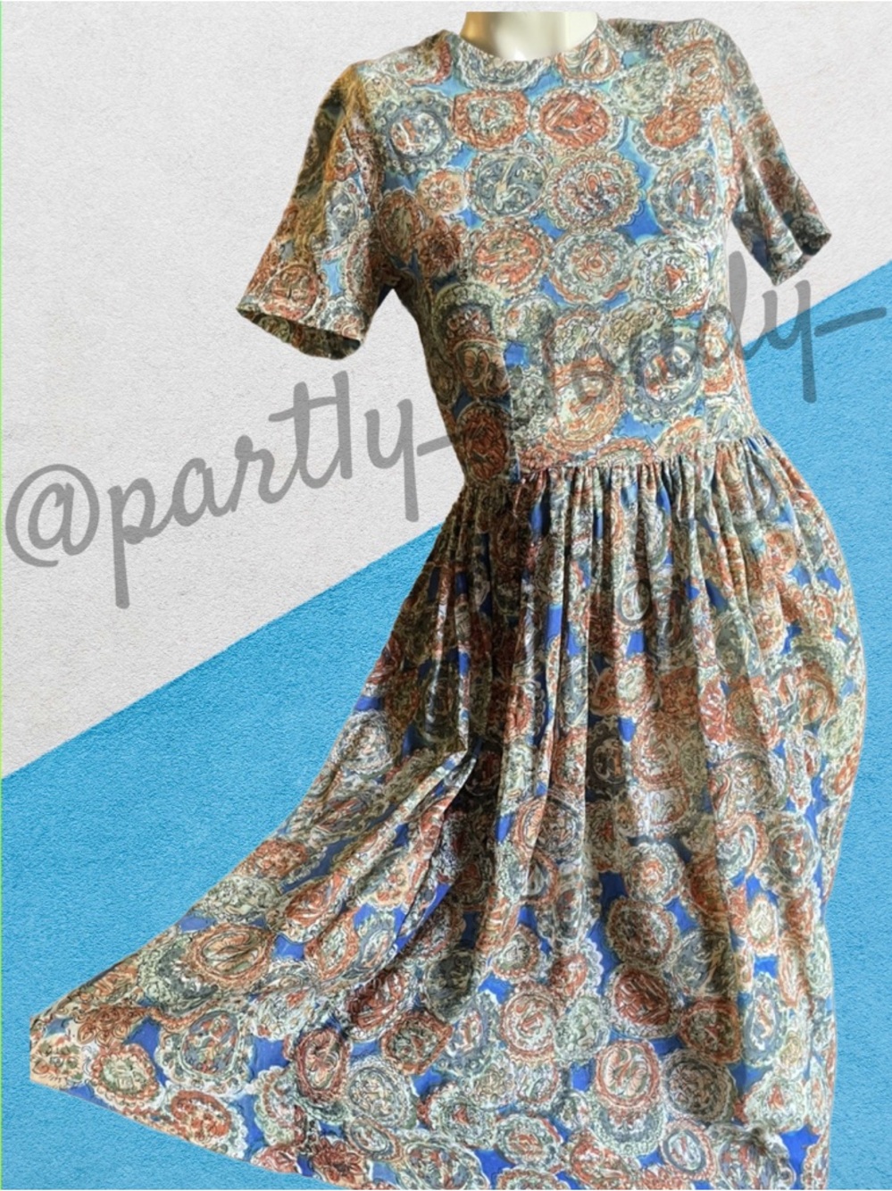 ✨1951 VINTAGE AND RARE Blue & Brown w/circular motifs design Tea Dress